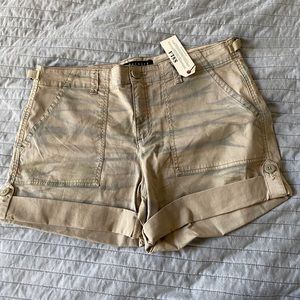 Sanctuary size 29 shorts NWT
